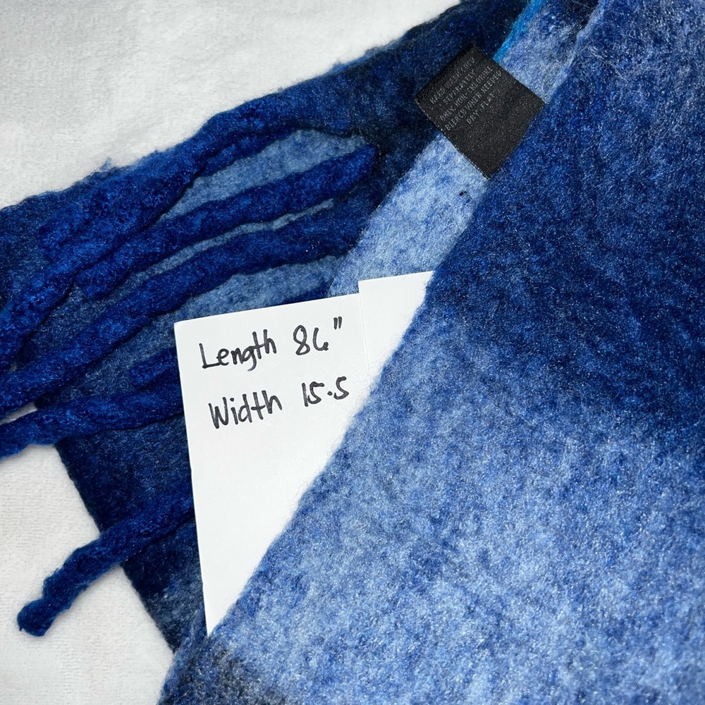 Blue Gradient Wool Scarf - Picture 2 of 2